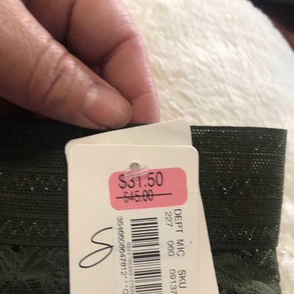 Lingerie Set - Picture 9 of 10